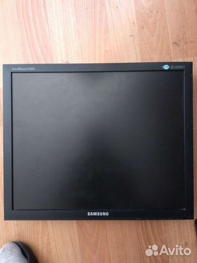 Монитор Samsung