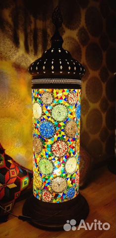 Напольный светильник