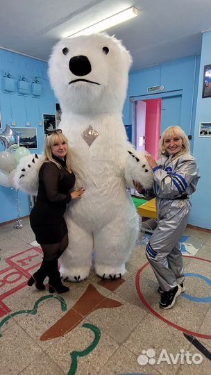 Танцующие Мишки, Чебурашка и Зайка