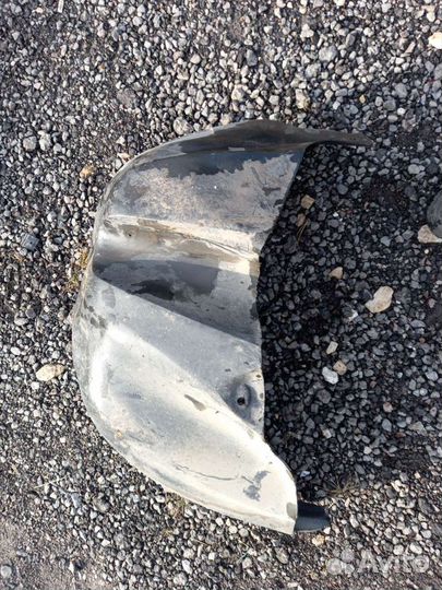 Подкрылок задний левый Renault Logan 1