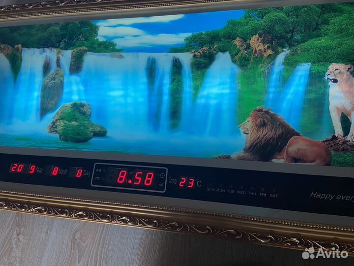 Картина с часами и музыкой