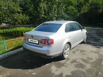 Volkswagen Jetta 1.6 MT, 2009, 203 000 км, с пробегом, цена 500 000 руб.