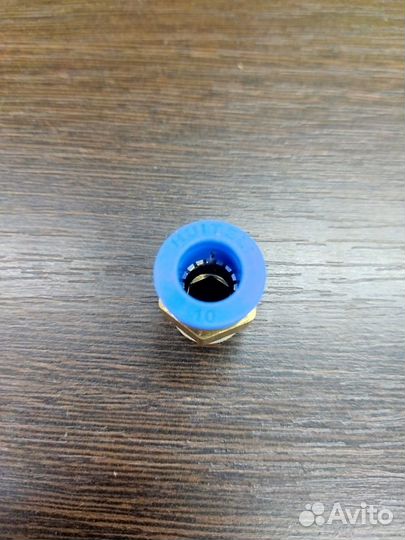 Штуцер цанговый металлический прямой 3/8