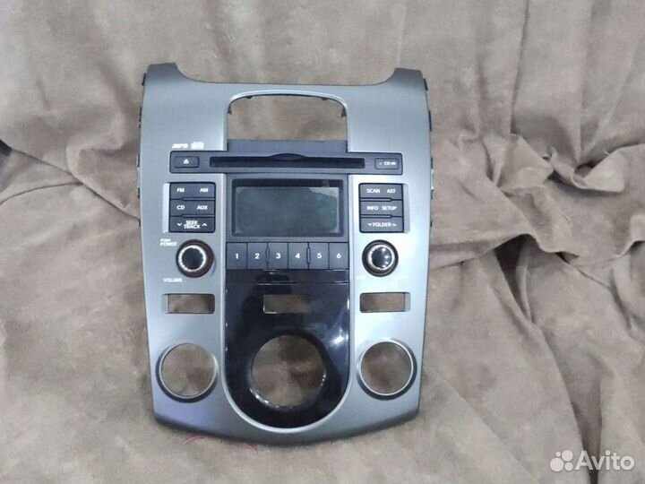 Штатная магнитола на kia ceratto 2