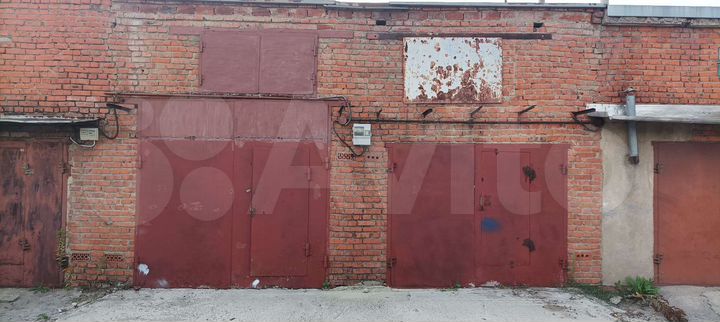 Гараж, > 30 м²