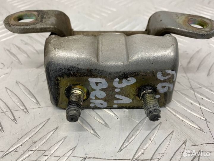 Б/У петля двери задний левый Nissan Teana J31