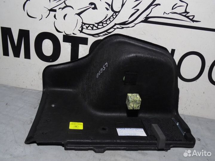 Обшивка багажника Лексус лс