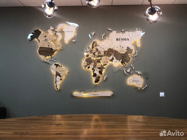 Карта мира из дерева