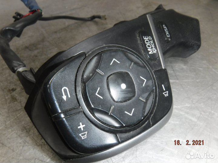 Кнопка многофункциональная левая Toyota Camry 50