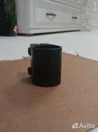 Зажим для трюкового самоката