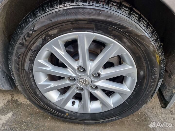 Bridgestone Blizzak VRX 215/60 R16