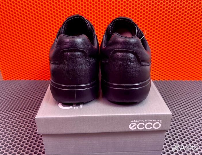 Кроссовки Ecco стильные