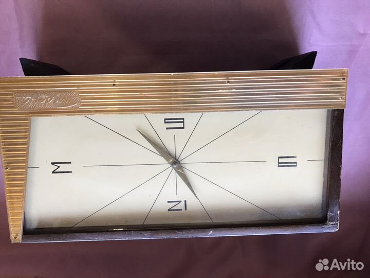 Часы советских времен