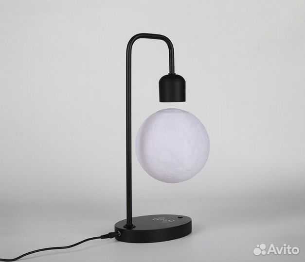 Левитирующая луна-лампа