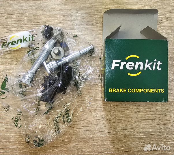 Комплект направляющих суппорта volkswagen polo SED