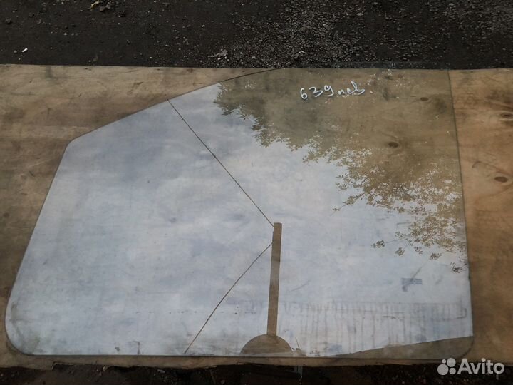 Стекло левое Mercedes w639 Vito Viano