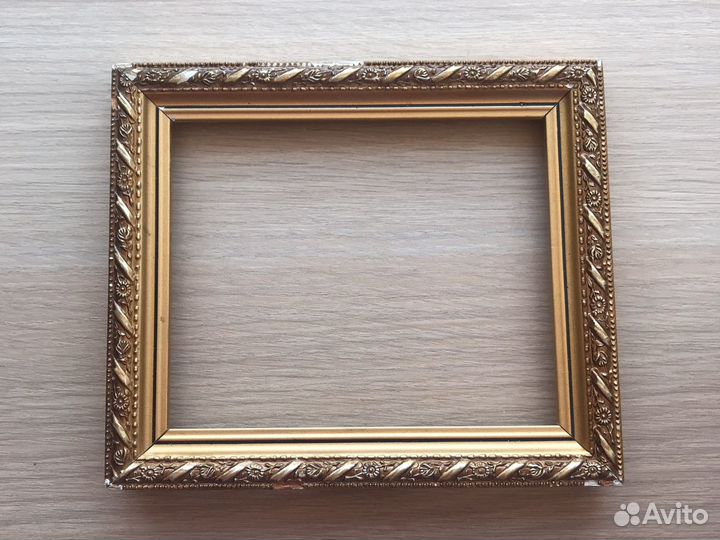 Рамка деревянная под золото