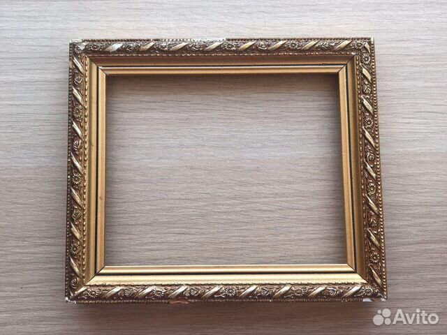 Рамка деревянная под золото