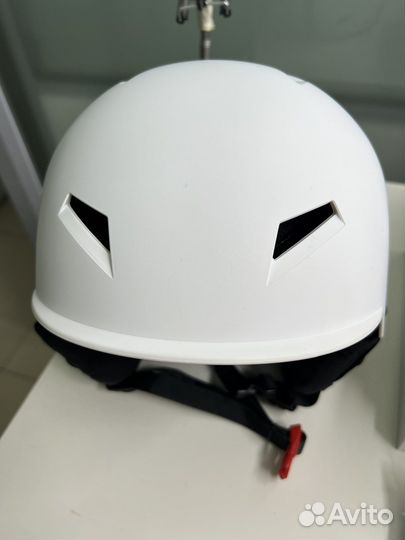 Горнолыжный шлем