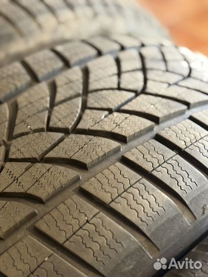Goodyear UltraGrip 265/40 R21 105H
