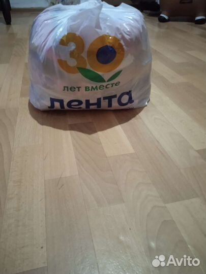 Отдам бесплатно вещи на девочку 2-4 года