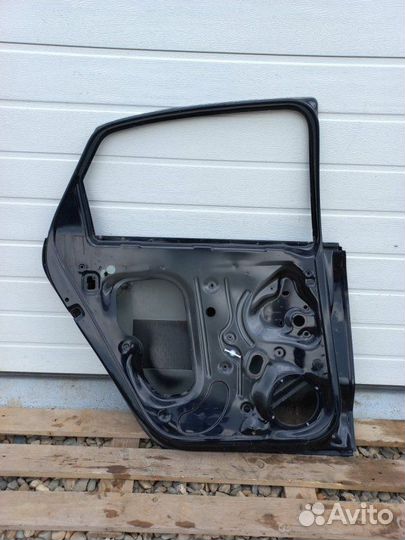 Дверь боковая задняя левая Volkswagen Polo 1.6
