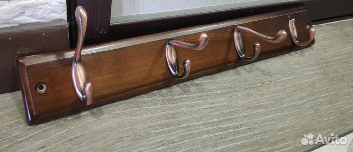Вешалка отдам кому она еще может пригодиться