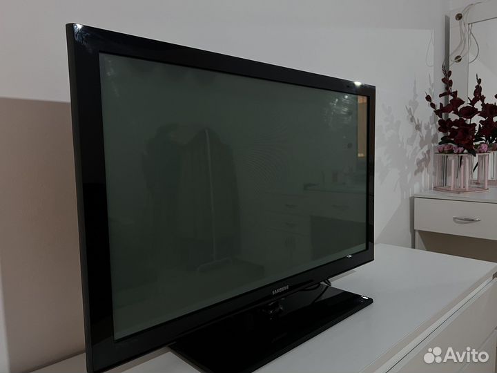 Телевизор samsung