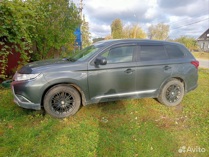 Mitsubishi Outlander 2.0 CVT, 2016, 120 000 км