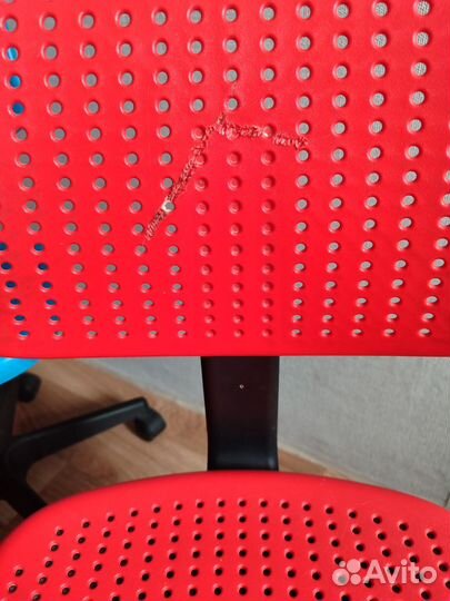 Компьютерный стул на колёсах IKEA