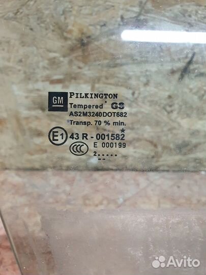 Стекло двери переднее правое Opel Astra J 2010