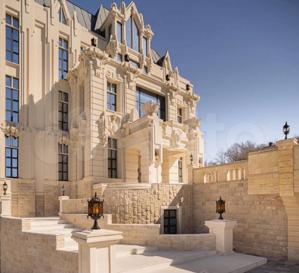 Гостиница в готическом стиле 2000 кв.м под бизнес