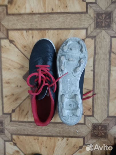 Детские футбольные бутсы