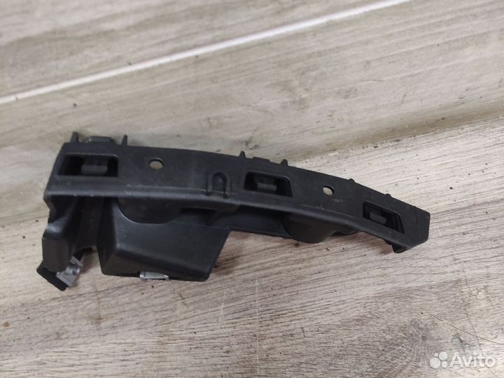 Кронштейн переднего бампера пр. Renault symbol 2