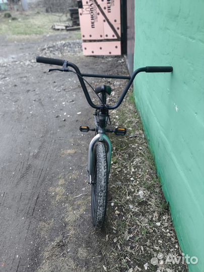 Трюковой велосипед BMX