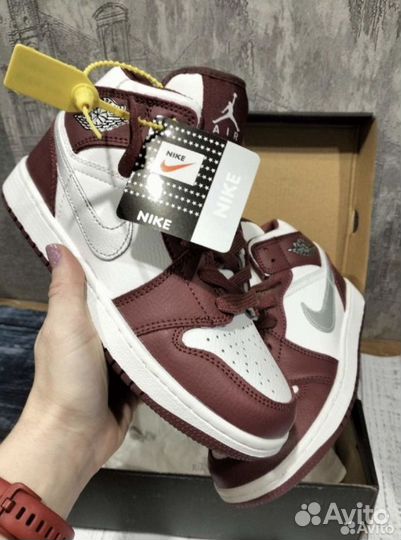 Кроссовки Nike air jordan 1