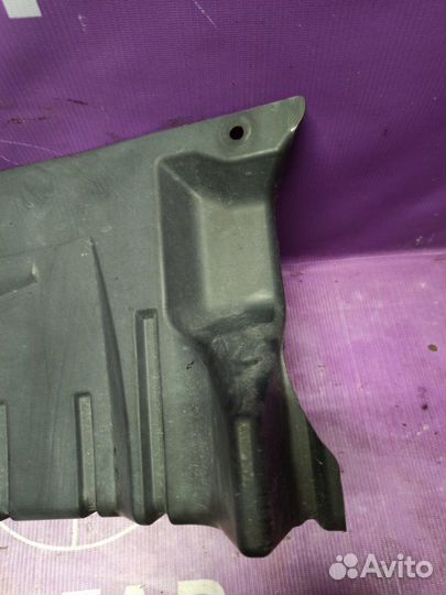 Брызговик передний левый Mitsubishi Outlander Xl