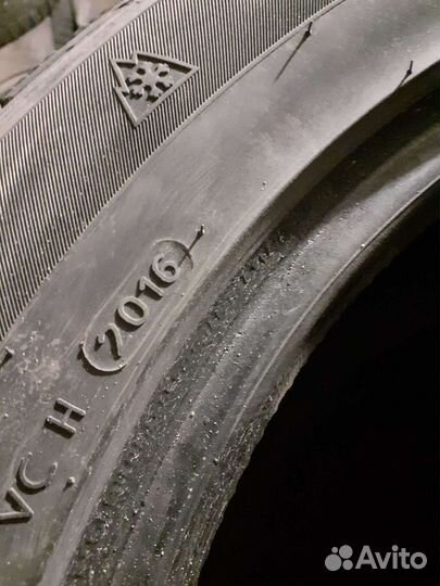 Hankook Winter I'Pike 235/55 R17 103T