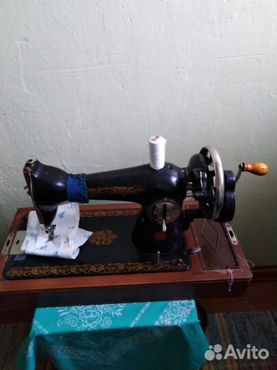 Швейная машина Singer
