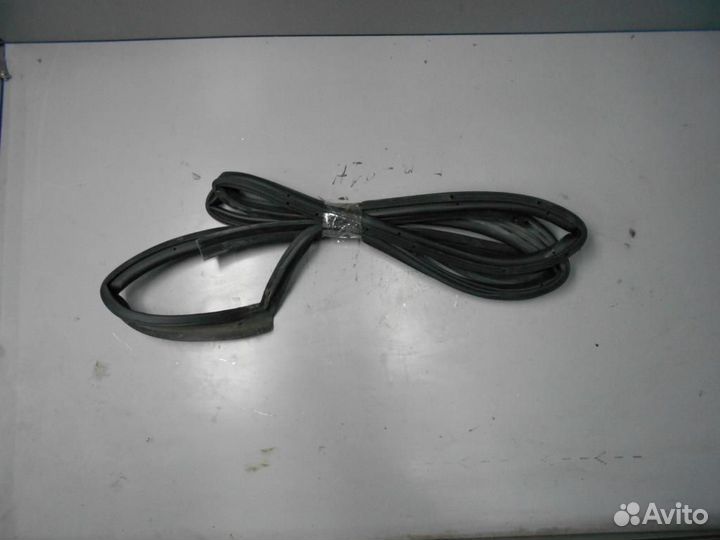 Уплотнитель двери задней правой Gentra