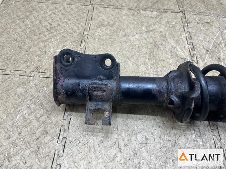 Стойка передняя левая suzuki carry truck