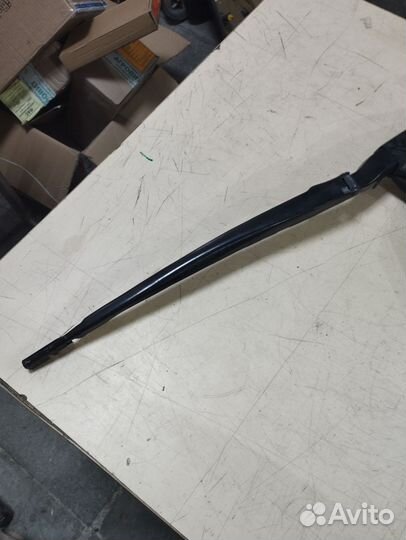 Поводок дворника правый вмw 7 E65 бmв 7 Е65 Е66