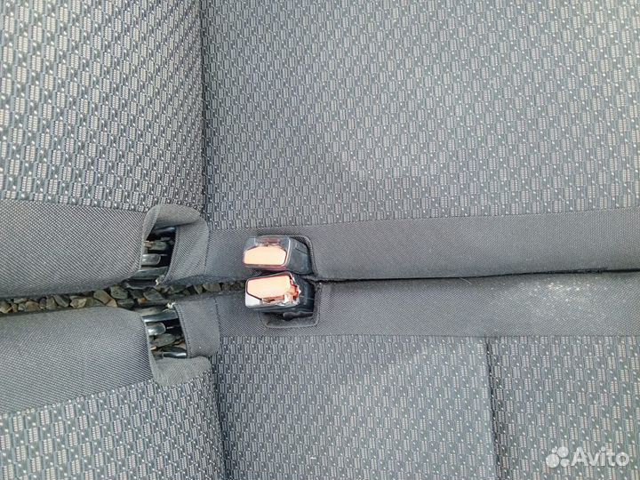 Второй ряд сидений LADA Largus