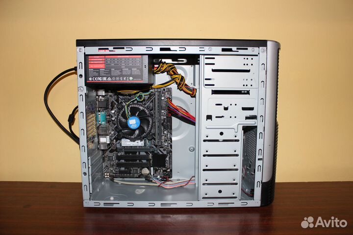 Intel Core i3-8100 +8 Гб DDR4 + SSD m.2 +новый бп
