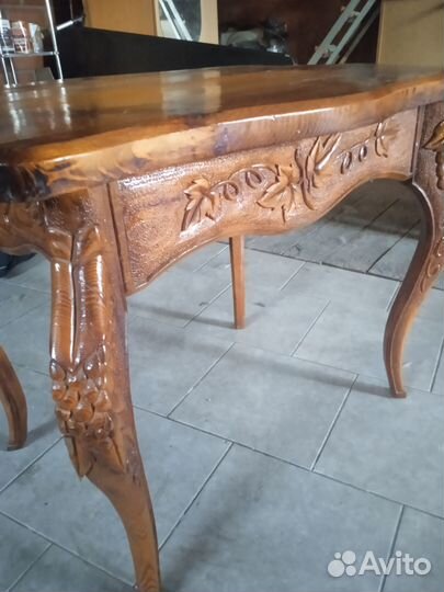Стол ручной работы