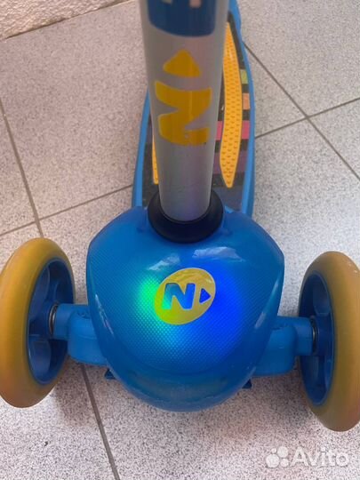 Самокат трехколесный