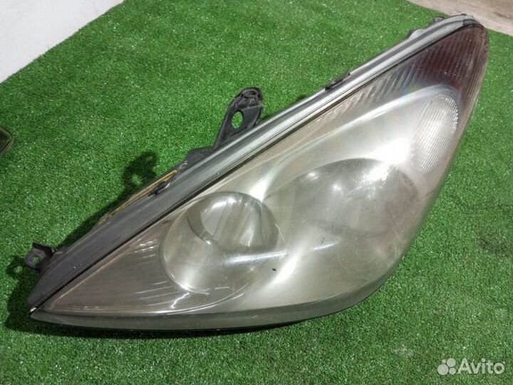 Фара ксеноновая левая Toyota Windom MCV30