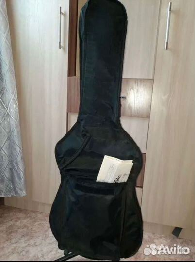 Акустическая гитара