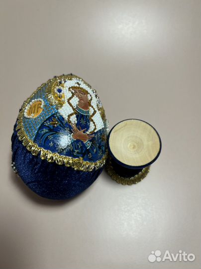 Яйцо Пасхальное бархатное с иконой на подставке