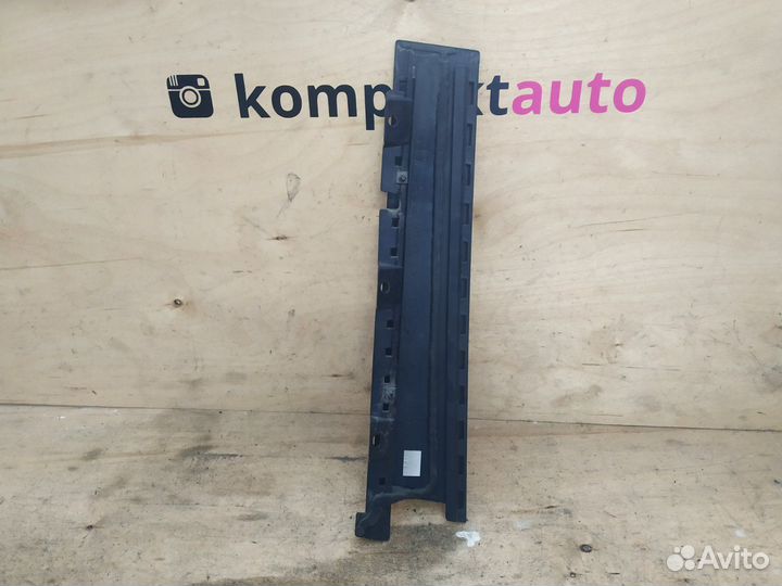 Накладка двери лев. перед. Ford Focus 3